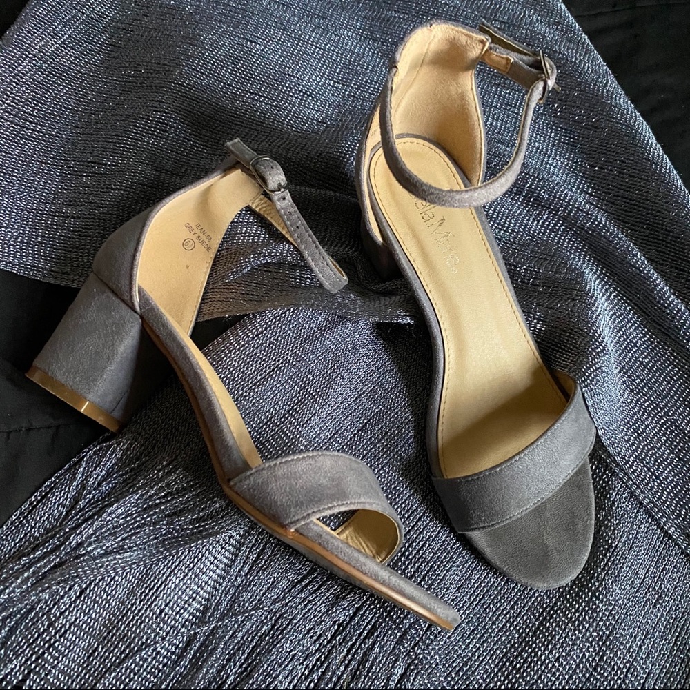 Grey Heels & Shawl Bundle